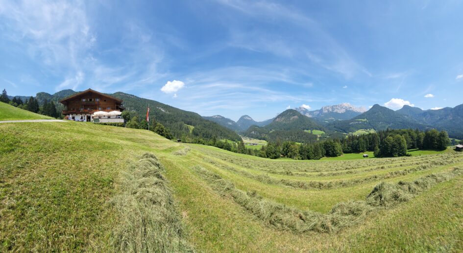 Krepper Lofer Sommer Restaurant Heuernte Bauernhof